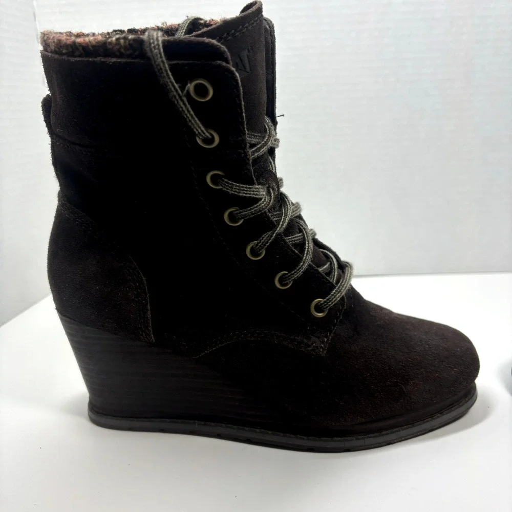 Caterpillar Women Boots Sz 7 CAT Bootie Wedge Heel Brown Suede Winter Shoe EUC